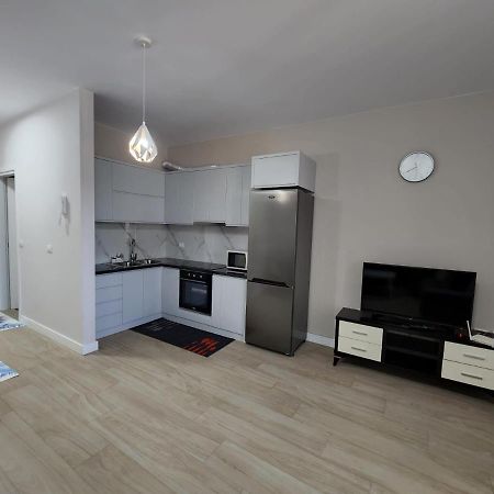Lovely 1-Bedroom Apartment At San Pietro Beach Front Resort Plazhi San Pietro Екстер'єр фото