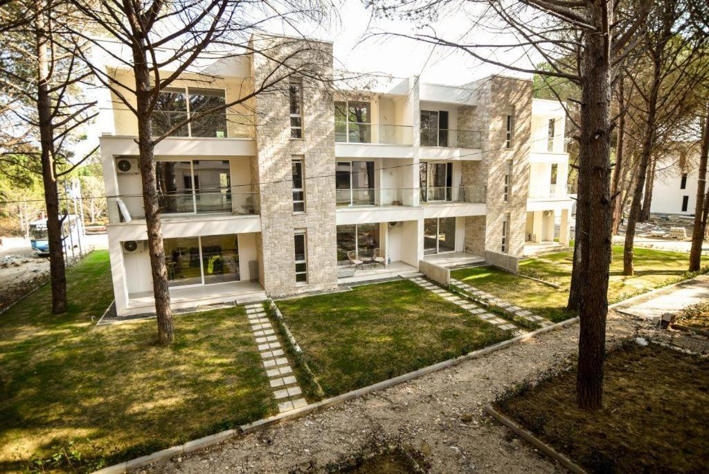 Lovely 1-Bedroom Apartment At San Pietro Beach Front Resort Plazhi San Pietro Екстер'єр фото